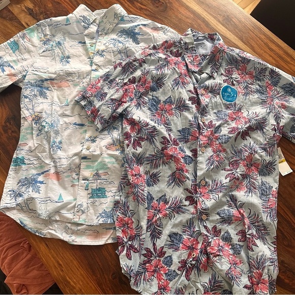 NWT Izod Salt Water Set of 2 Relaxed Button up shirts Medium  Dockside Chambray - Picture 1 of 12